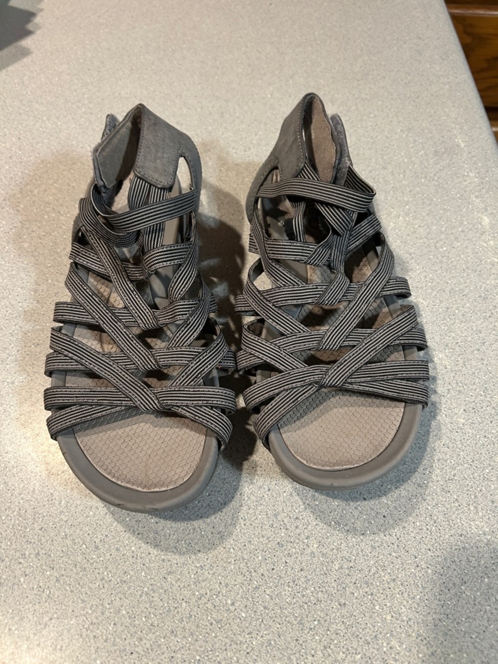 Baretrap sz6 Sammie Women’s Strappy Elastic Sandal - Gray/Black Gladiator Style